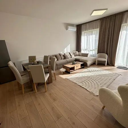 Crown 2 Банско