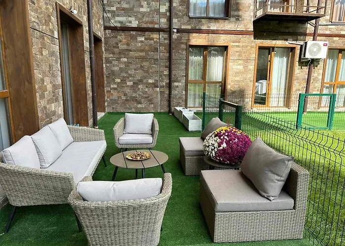 アパート Crown 2 *